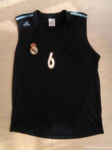 Real Madrid 2004-2005 away jersey