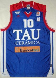 TAU Baskonia Vitoria 2000 – 2001 away kit