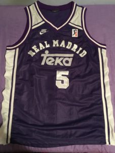 Real Madrid 1995 – 1996 away kit