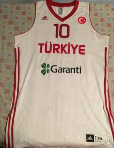 Turkey 2009 – 2010 away kit