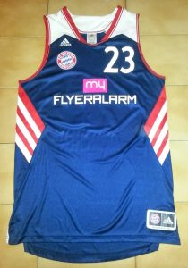 Bayern Munich 2013 -14 alternate kit