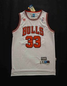 Chicago Bulls 1995 -96 home jersey